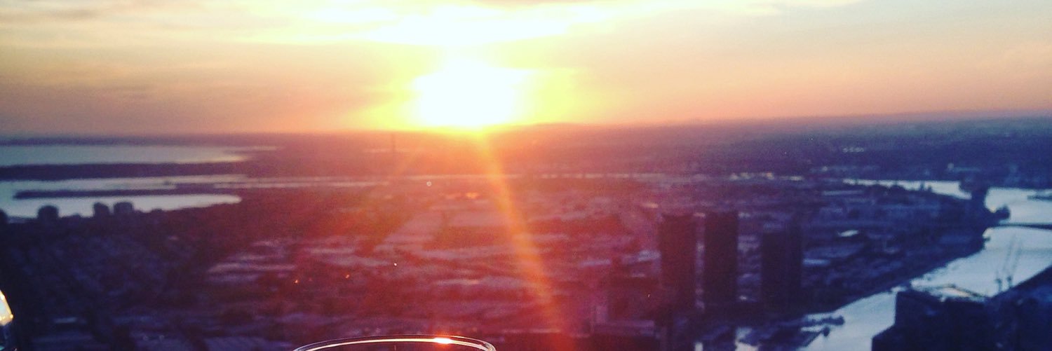 amycurran10's profile banner image