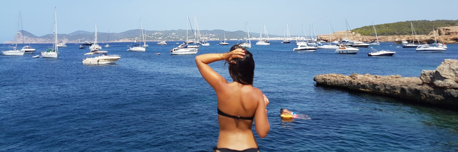andreaunu's profile banner image