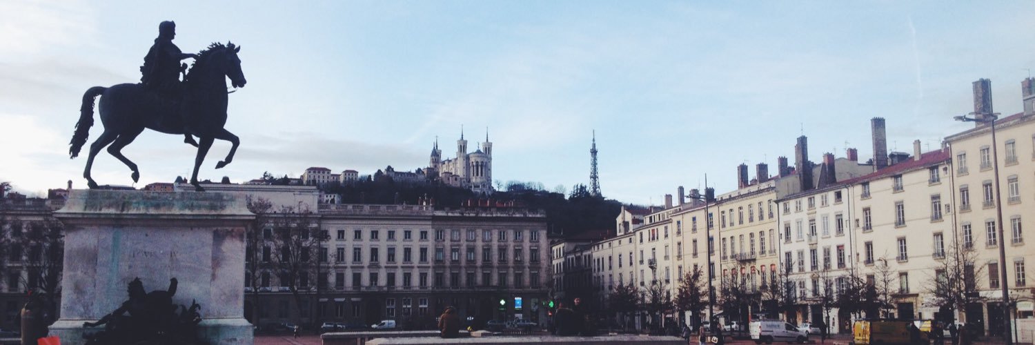 r_ead's profile banner image