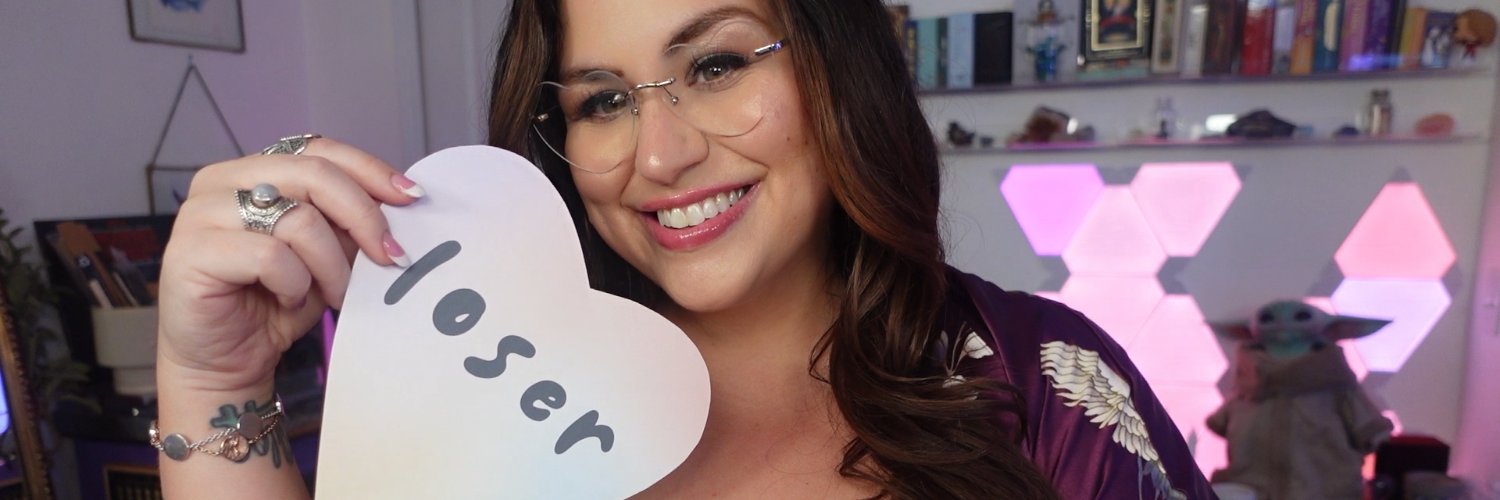 QueensHand's profile banner image