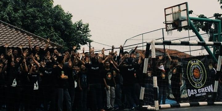 #043Crew banner