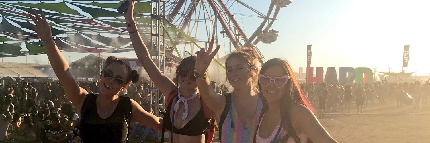 laura_mils5's profile banner image