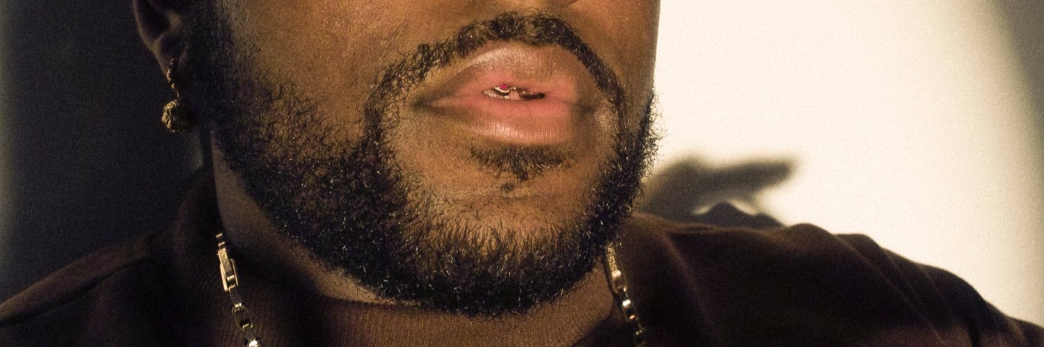 👩🏾‍🚀 banner