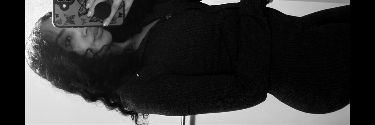 Teexolilly's profile banner image