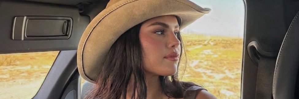 ✶ 𝐿𝑜𝑤𝑟𝑦 banner