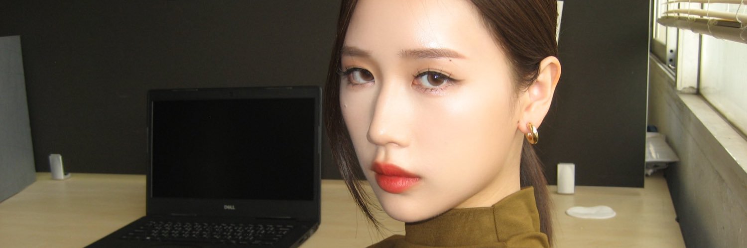 hope_wee's profile banner image