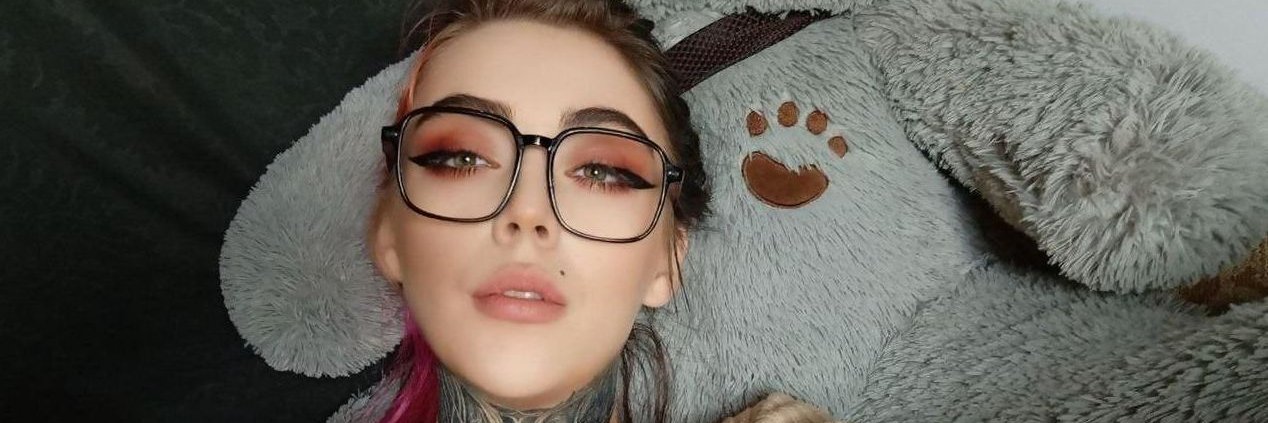 hyam_chloe's profile banner image