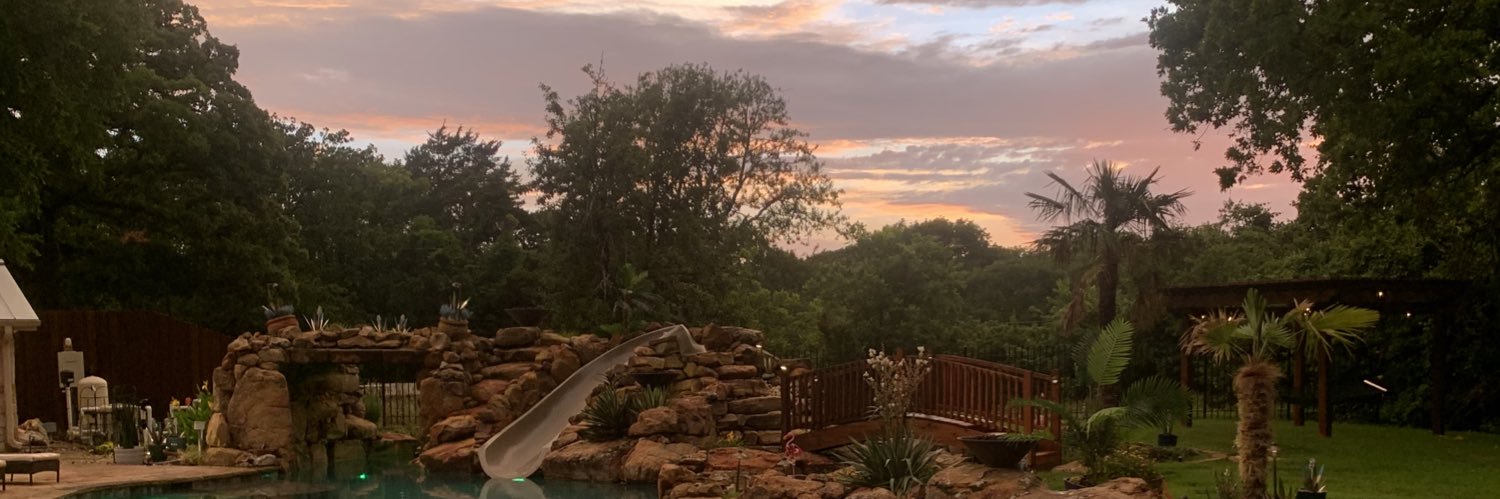 AriLoree's profile banner image