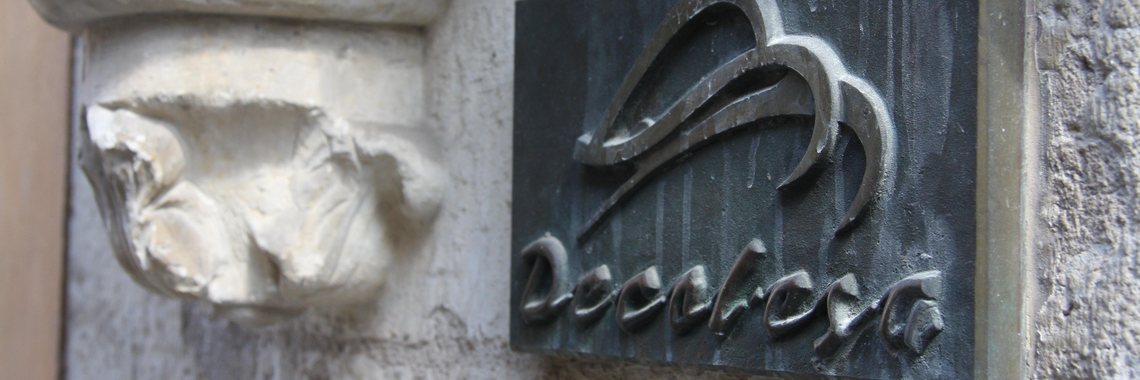 DECOLESA's profile banner image