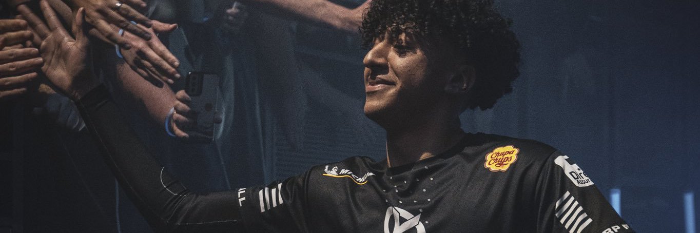 Max banner