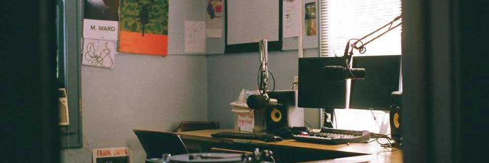 WIUX B-Side Live Updates banner