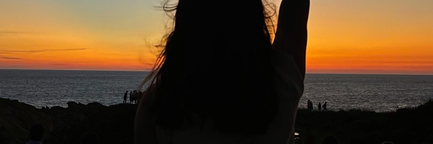 iveeii's profile banner image