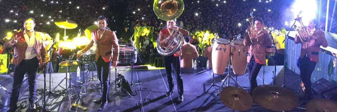 ' M α я ii α C h u c h e n α #M733™ banner