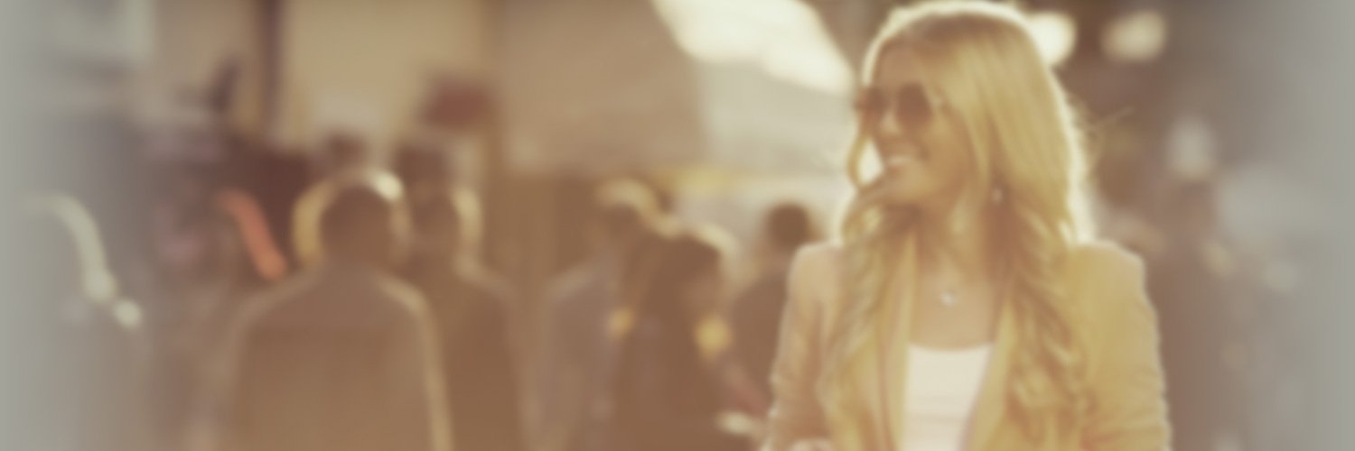 adrianapariss's profile banner image