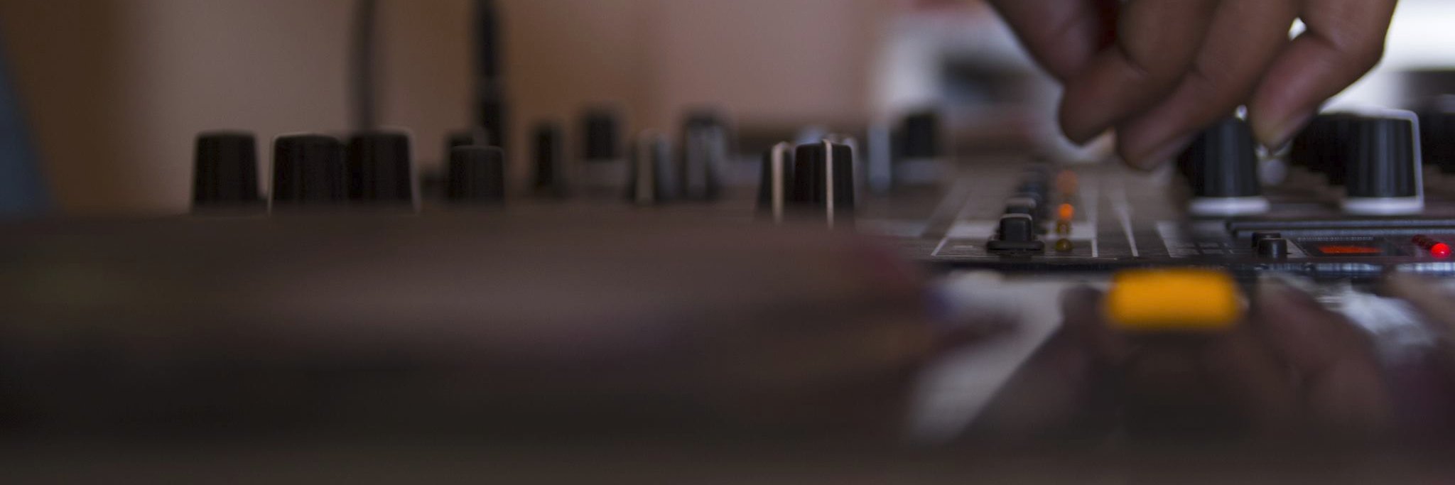 LaQue #staytrue banner