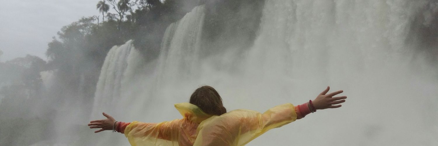 fina_alonso's profile banner image
