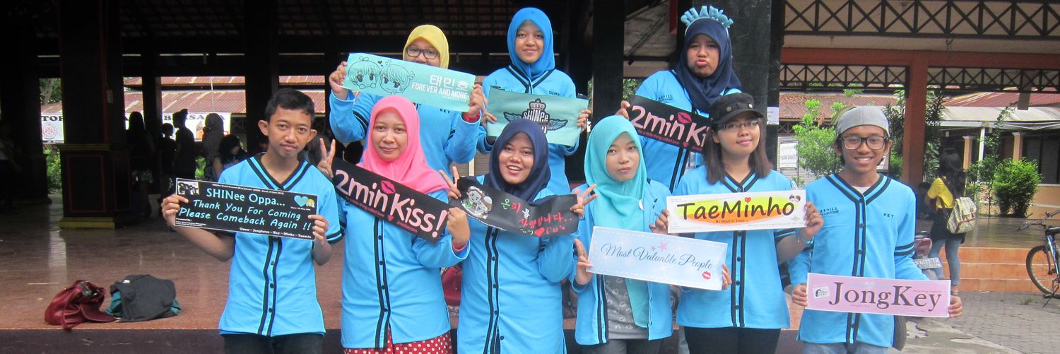 SHINee World Solo banner