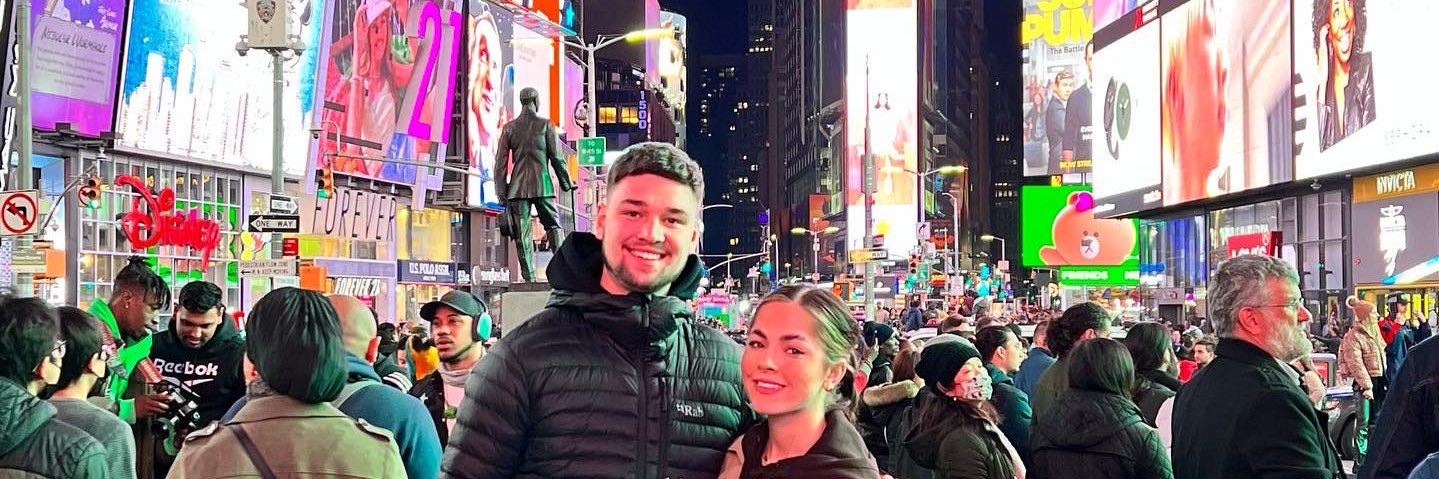 Macy Landon-Jones 🌜 banner