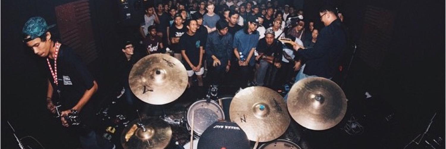 bneSG's profile banner image