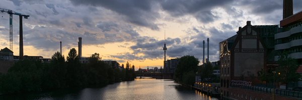 JulieKuhrt Profile Banner