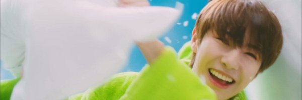 민민 🎀 Profile Banner