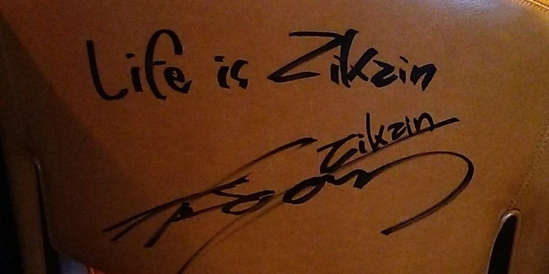 e__mika's profile banner image