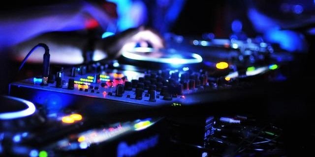 MOOMBAHDJS's profile banner image