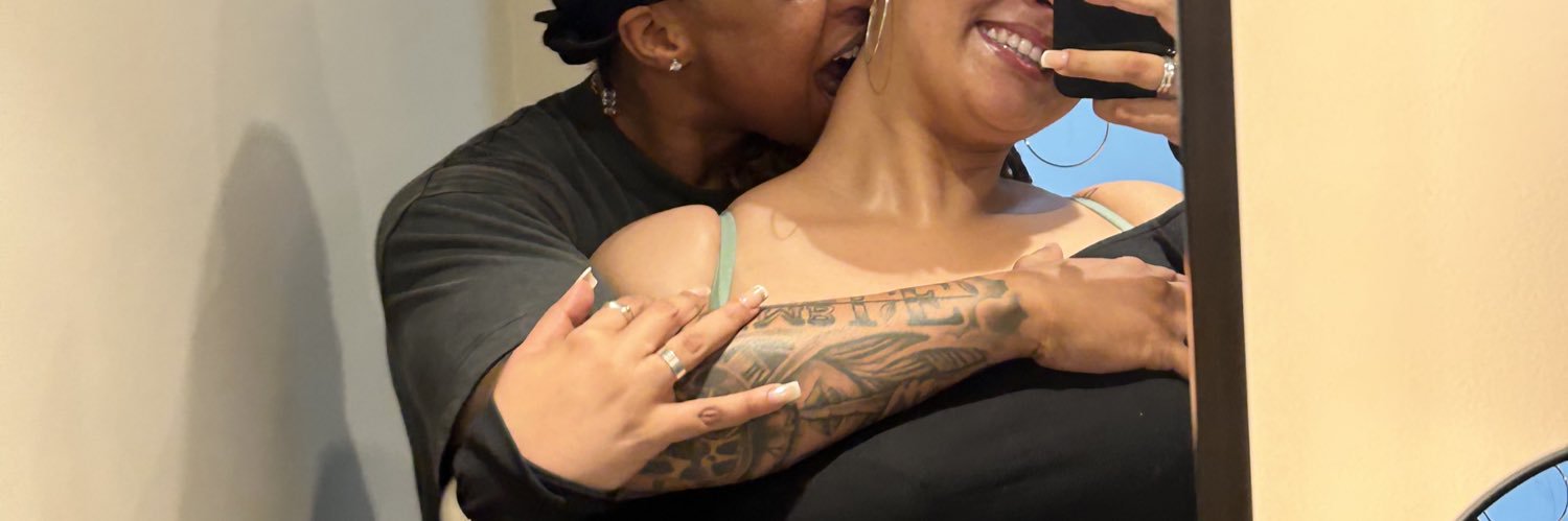 DEE. banner