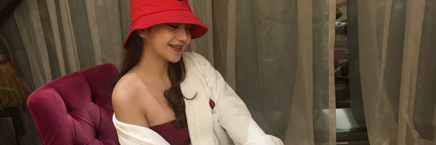 roanneabiii's profile banner image