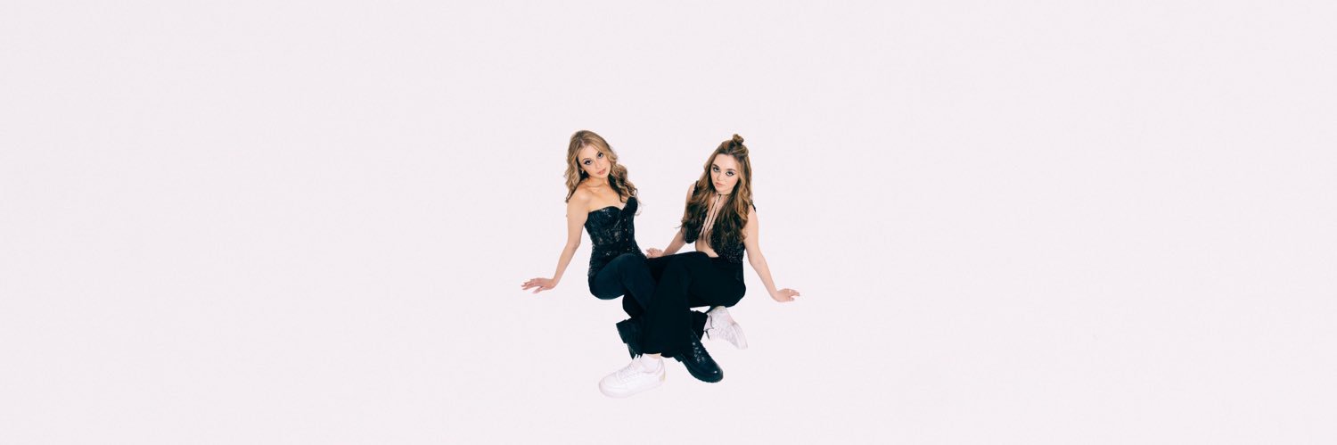 kellyandkat's profile banner image