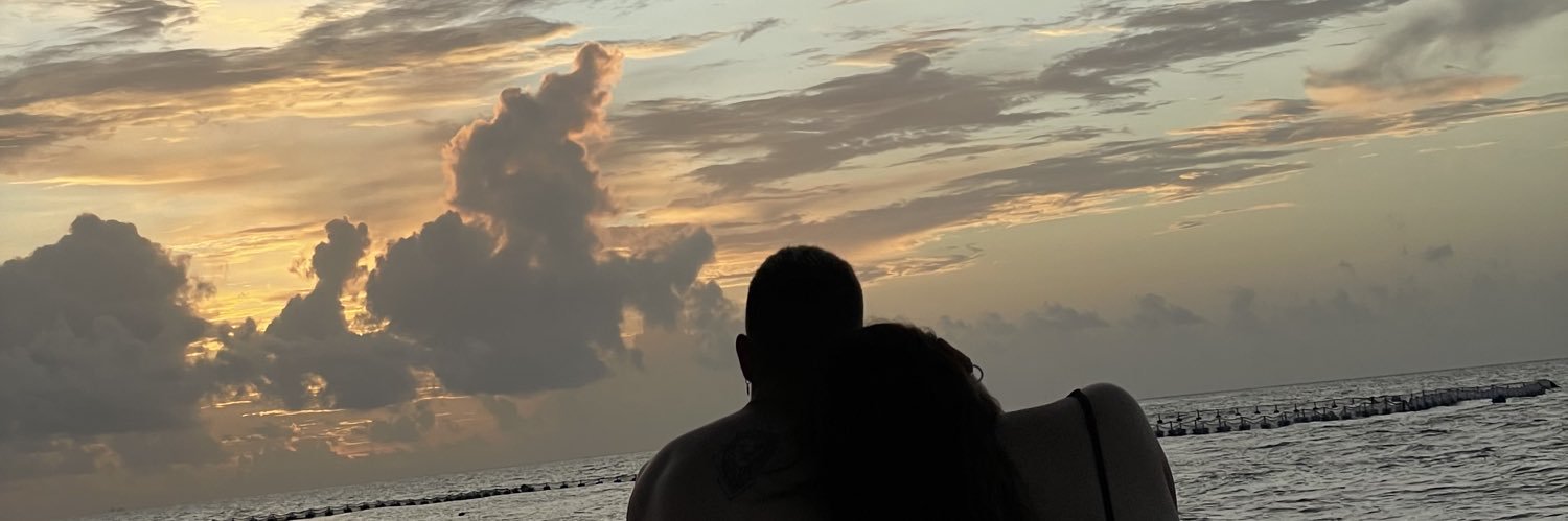 _crismv's profile banner image