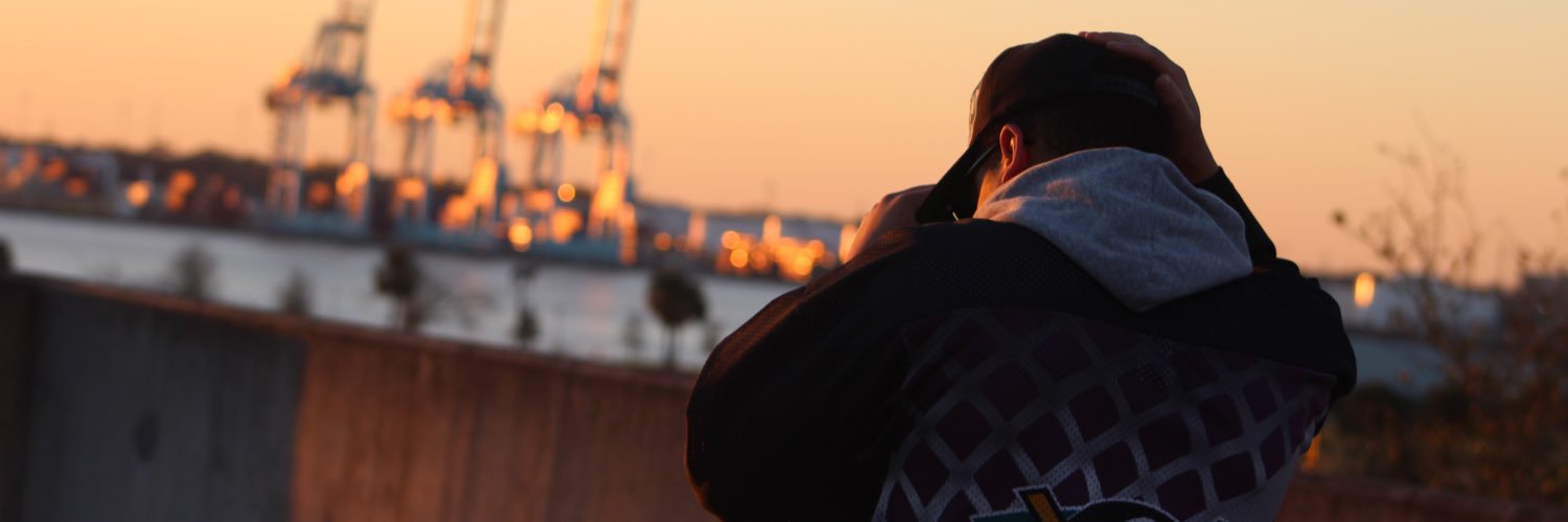 DThomp_12's profile banner image