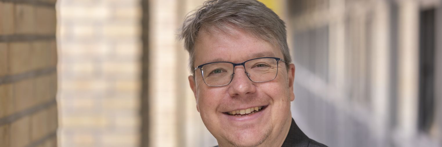 @Lambo@openbiblio.social - Lambert Heller banner