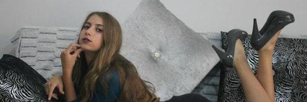 ozgeshinn's profile banner image