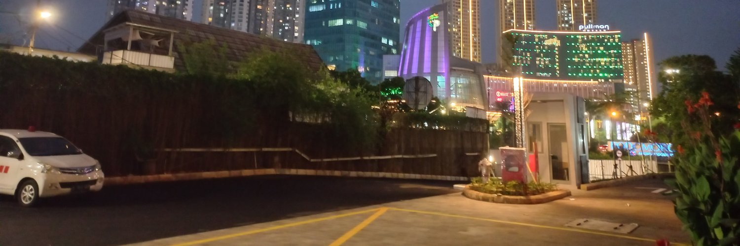 chuewyz's profile banner image