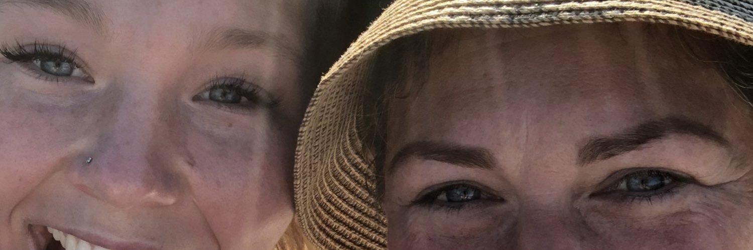 mandieolson32's profile banner image