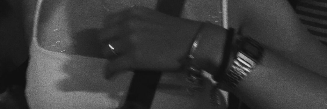 amanda_denis's profile banner image