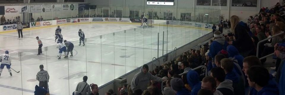 CUW Mens Hockey banner