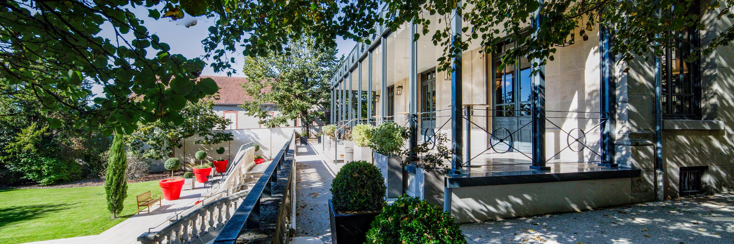 ChampagneCollet banner