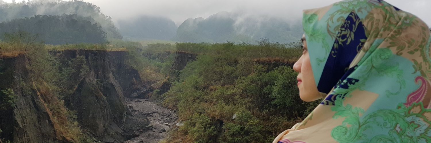 emaay's profile banner image