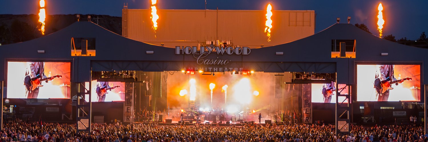 Hollywood Casino Amphitheater's banner