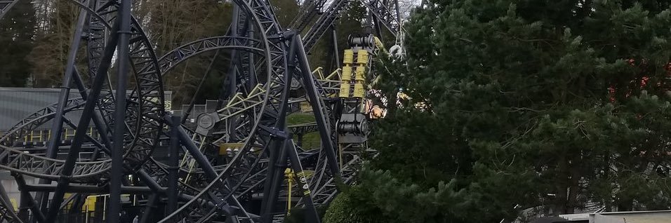 THESMlLER's profile banner image