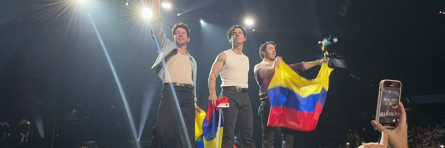 Valentina🇨🇴 banner