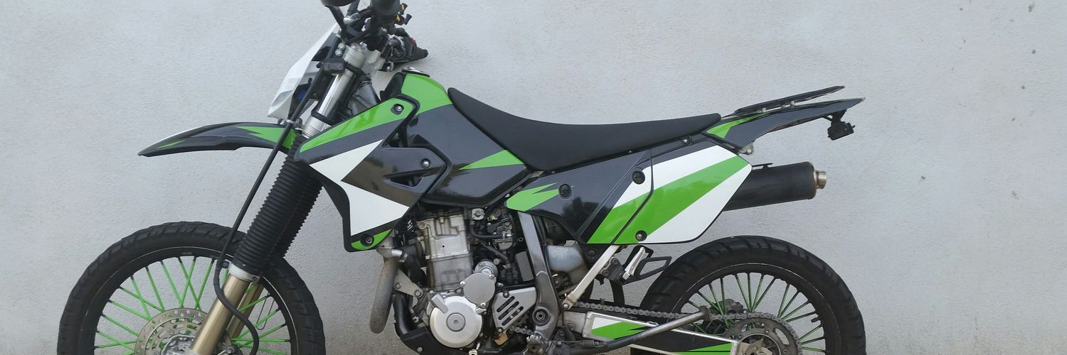 Greenluster's profile banner image