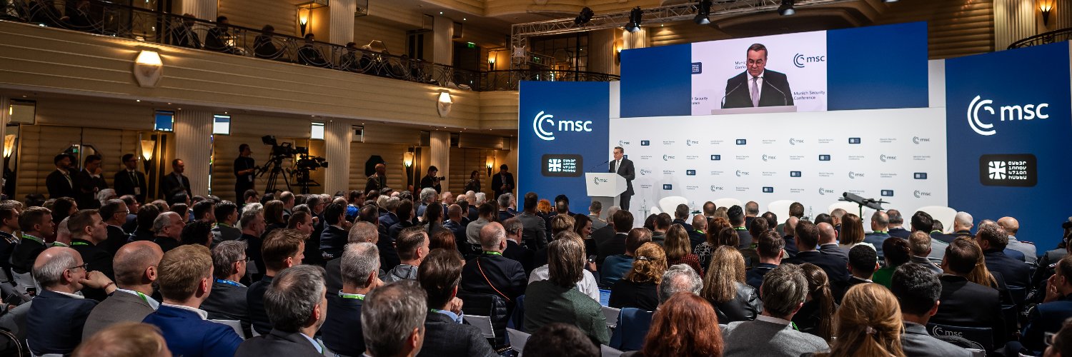 Boris Pistorius banner