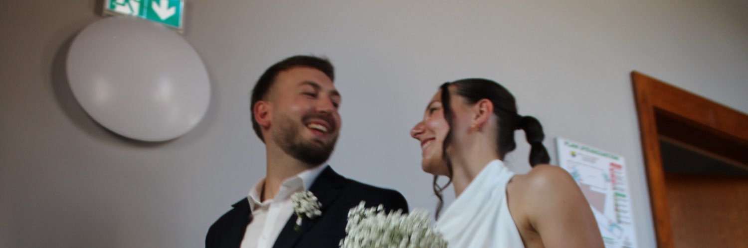 Le S banner