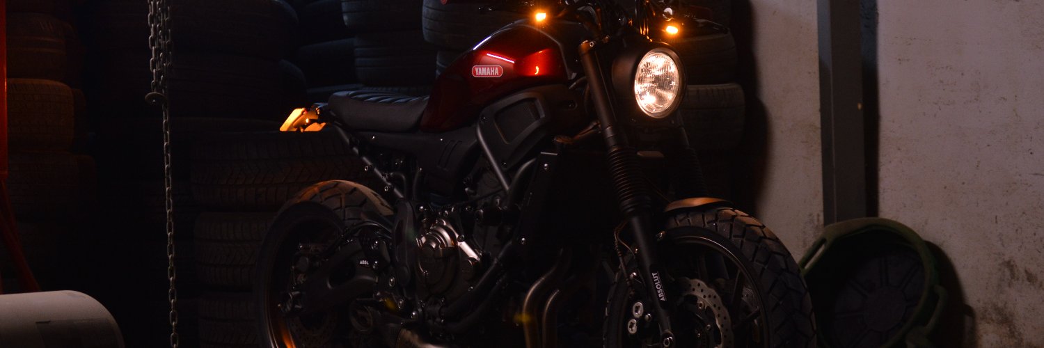 Absolut_Moto's profile banner image