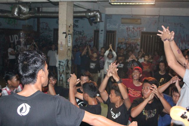 SCREAM FOR DEVOTE banner