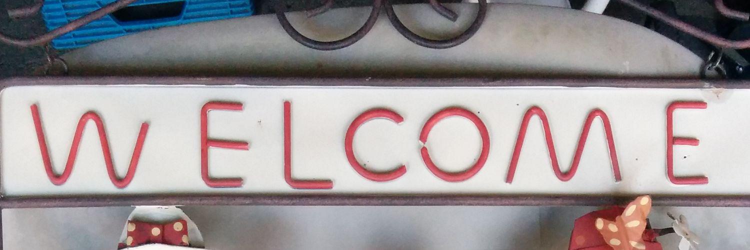 Laurie Whyte (she/her) banner