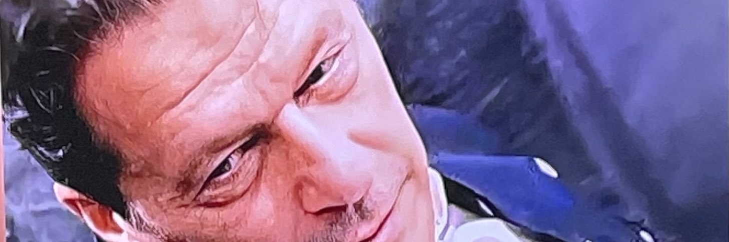moizza's profile banner image